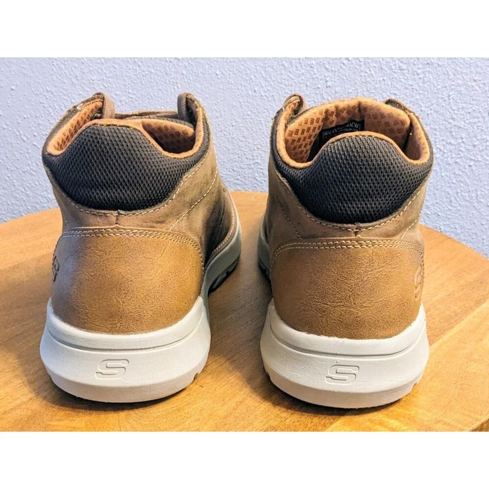 Skechers Doveno Molens Men's 10.5 EWW Leather Ankle Boots Memory Foam 66237EWW